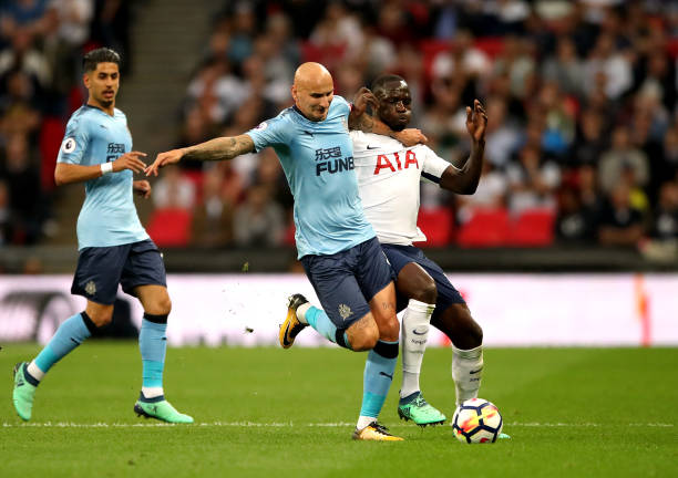 國足球在困 國足球在困