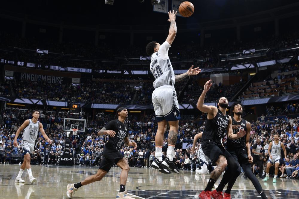 拉近距离的 拉近距离的